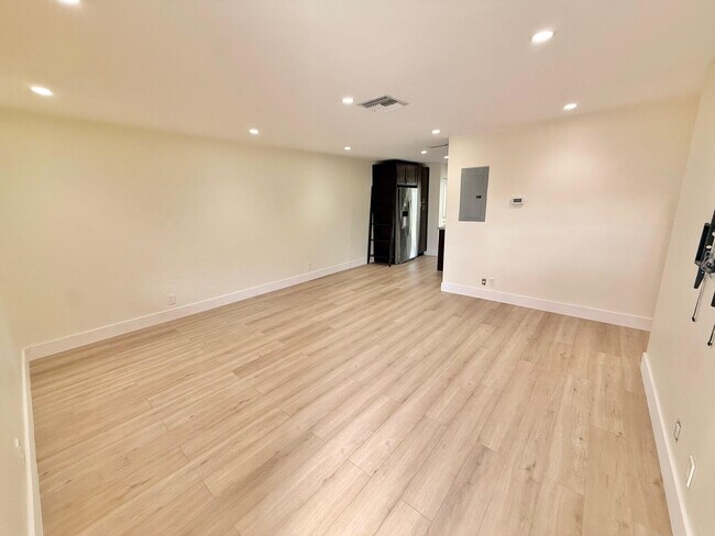 Foto del edificio - 1941 NE 51st Ct