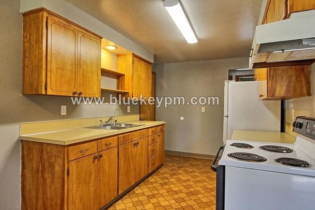 Building Photo - 1312 E 37th St