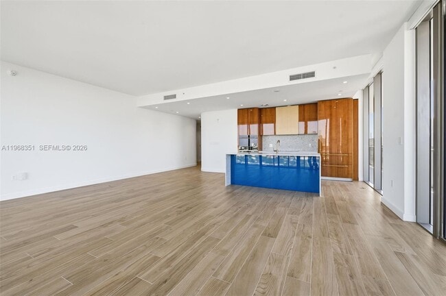 Foto del edificio - 2678 Tigertail Ave