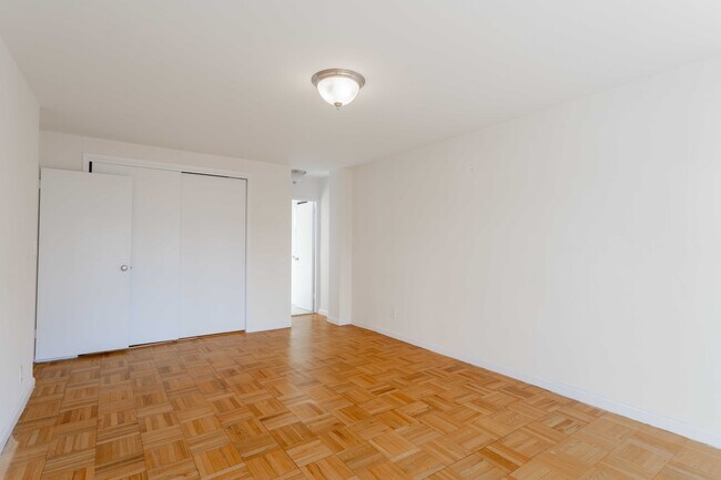 Foto del edificio - 355 E 72nd St