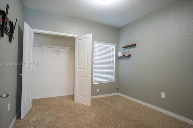 Foto del edificio - 528 NE 1st St