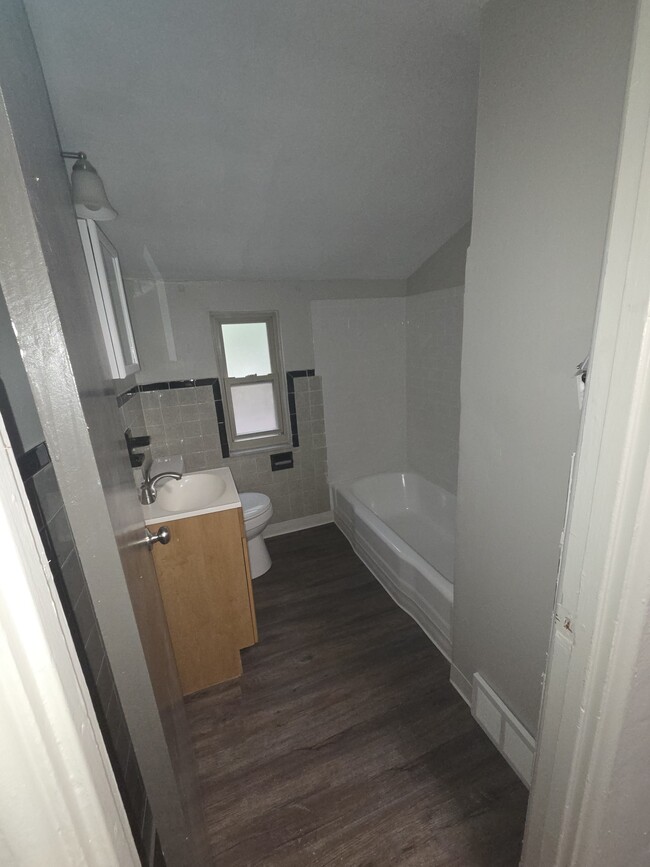Building Photo - Sleepy Hollow Townhomes