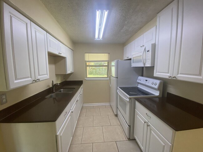 Foto del edificio - 11938 Inland Dr