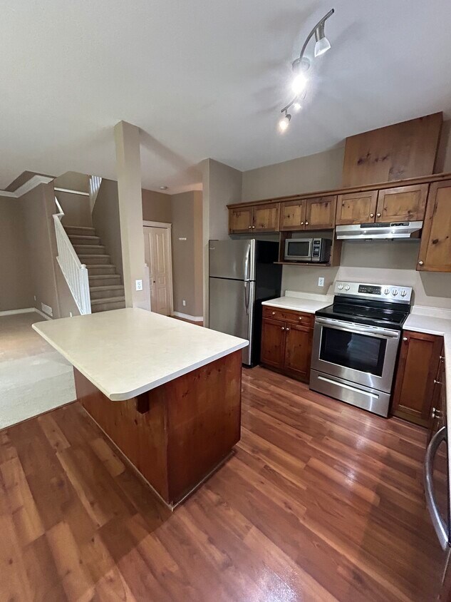 12246360 Valleyview Rd, Chilliwack, BC V2R 5L7 Townhouse for Rent in