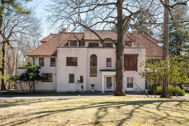Building Photo - 111 Lexow Ave