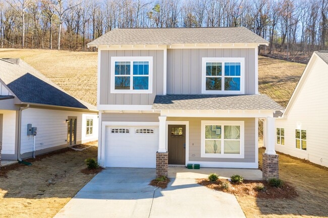 Building Photo - 3 bedroom home with garage and fenced backyard!