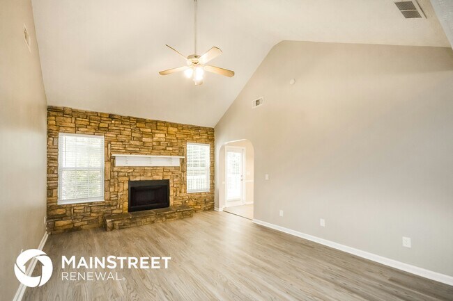 Building Photo - 570 Freeman Dr