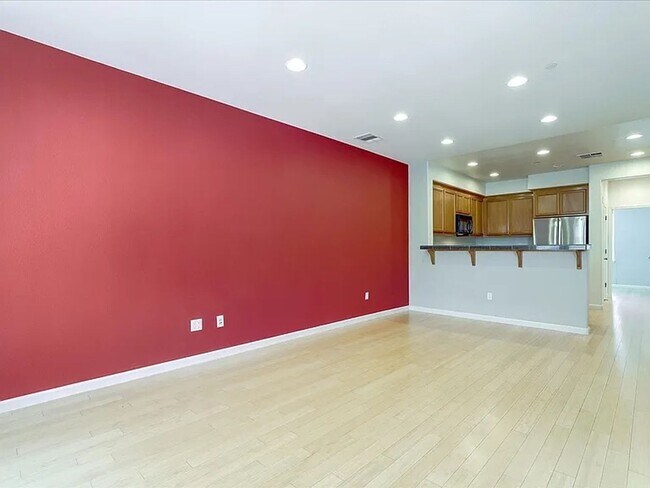 Foto del edificio - UPGRADED HOME IN HIGHLY CENTRAL SETTING. R...