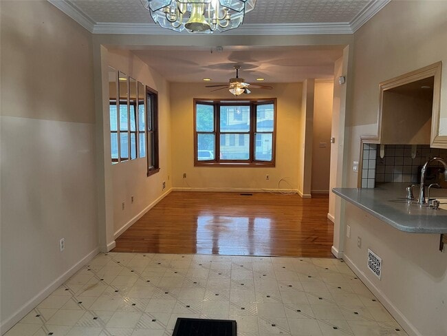 Building Photo - 20 Demarest Ave