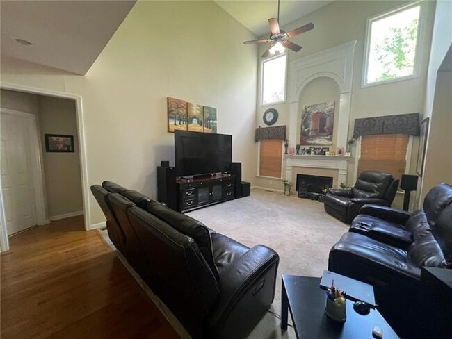 Photo - 1880 Willshire Glen House