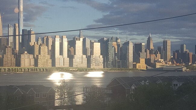 Foto del edificio - 7002 Boulevard E