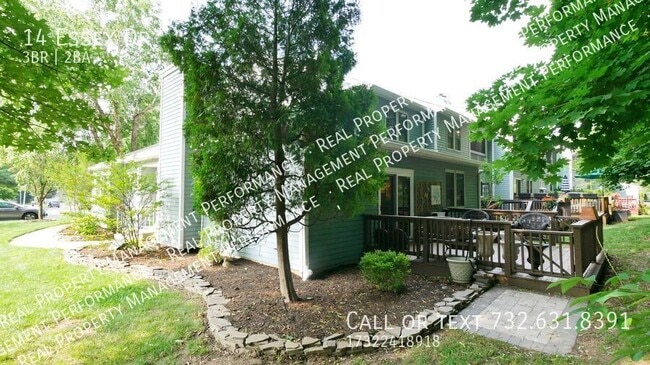 Building Photo - 14 Essex Dr