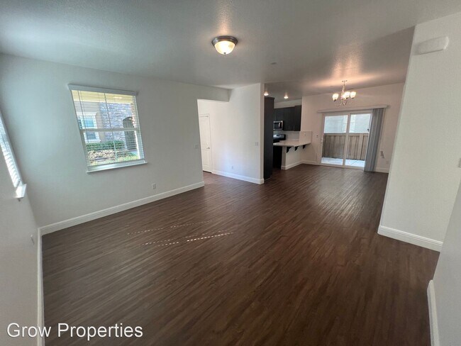Foto del edificio - 3 br, 2.5 bath House - 10771 Portico Cir