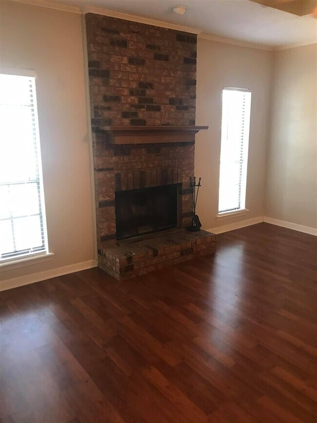 Foto del edificio - 2449B River Oaks Blvd