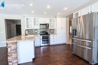 Building Photo - 1855 W Mockingbird Dr