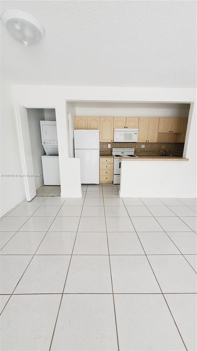 Foto del edificio - 4570 NW 79th Ave