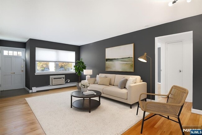 Building Photo - 53 Regency