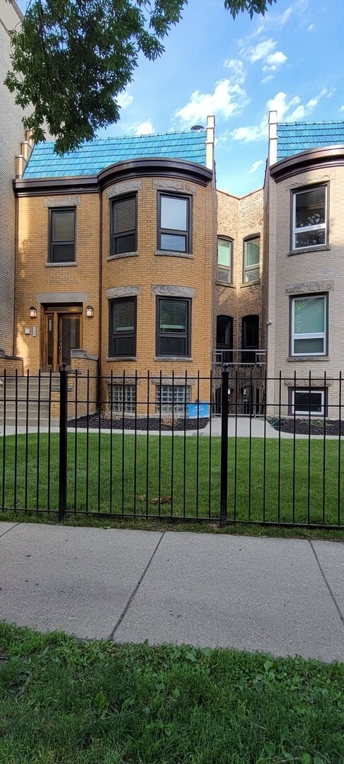 Foto del edificio - 5739 N Winthrop Ave