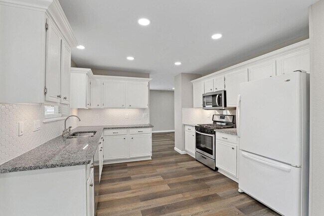 Foto del edificio - 4951 Garden Grove Rd