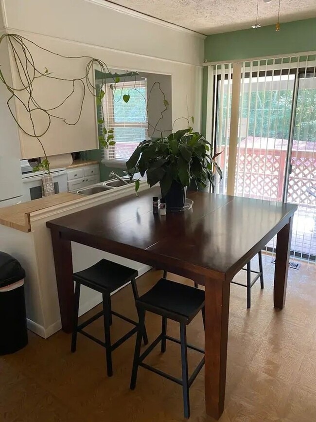 Building Photo - Charming 4BR House in Winston Salem
