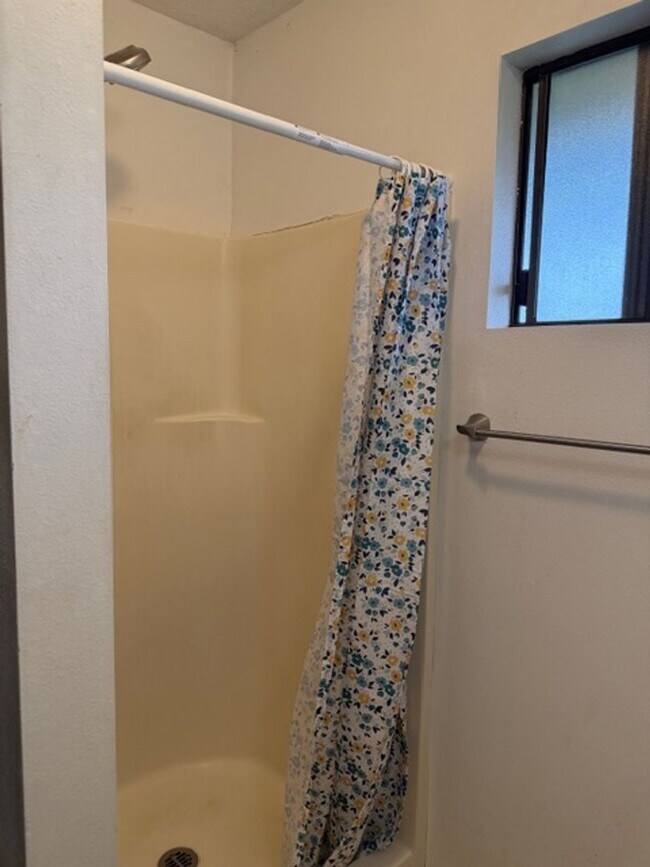 Foto del edificio - 1060 Lower Kimo Dr