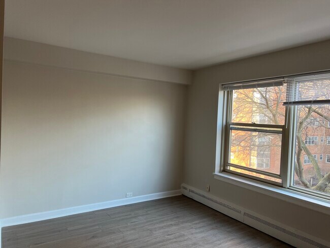 Foto del edificio - 4920 N Marine Dr