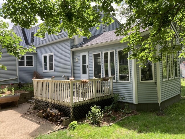 Building Photo - 48 Hillside Dr