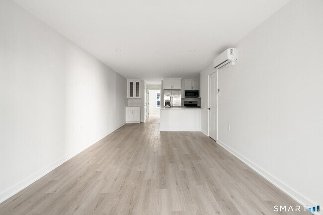 Foto del edificio - 29 Village Rd