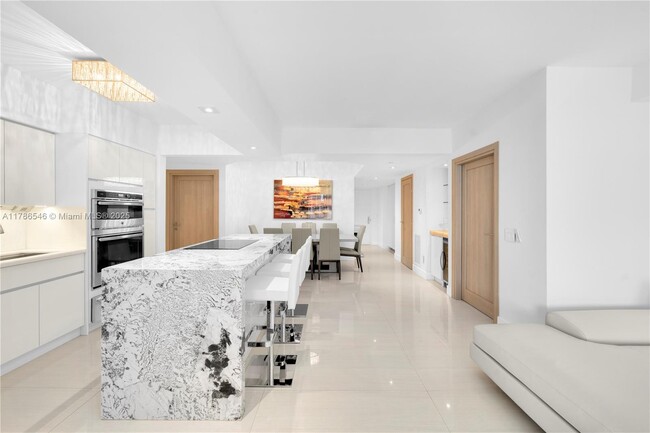 Building Photo - 4779 Collins Ave