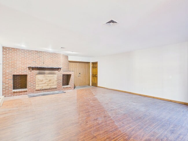 Building Photo - 1416 Lawton St