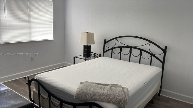 Foto del edificio - 6001 SW 70th St