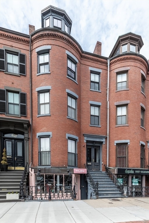 Building Photo - 623 Tremont St