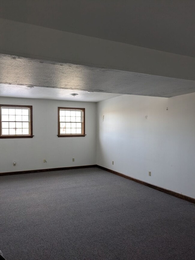 Building Photo - 3 bedroom 2.5 bathroom single family home in Chippewa Township