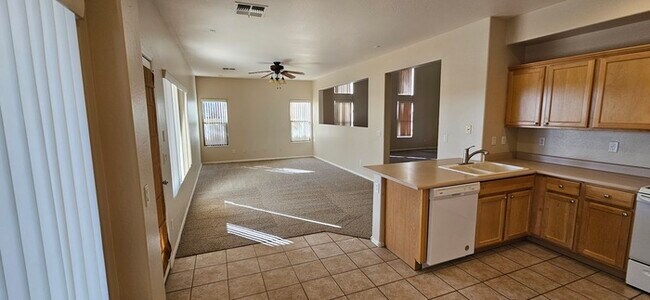 Foto del edificio - Spectacular 3-bedroom, 2.5 bathroom home For Rent in Tolleson!!