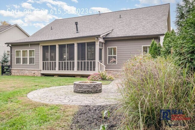 Foto del edificio - 6785 Pleasant Gate Ln