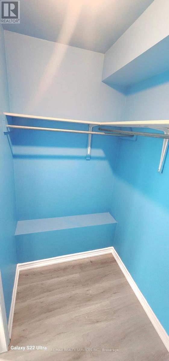 Building Photo - 41 Charger Ln