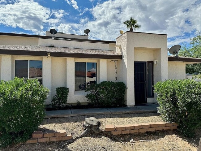 Foto del edificio - Beautiful single level townhome in Moon Valley!