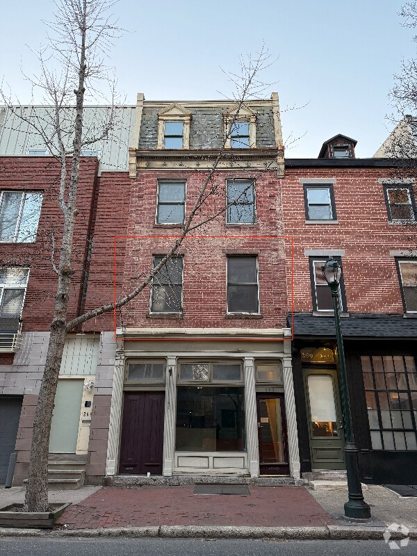 Building Photo - 262 S 11th St