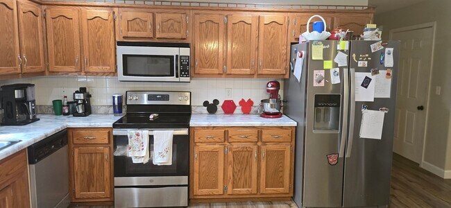 Building Photo - 3 Bedroom Home!