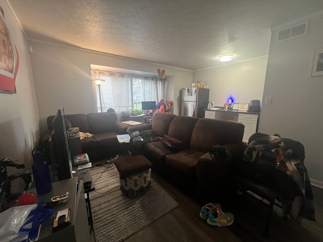 Building Photo - Gated Community Condo in Hampton