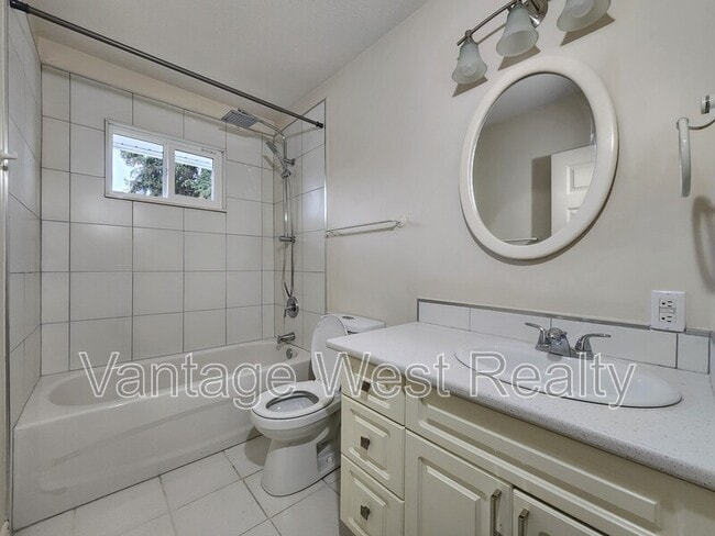 Building Photo - 679 McClure Rd