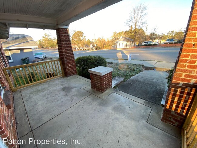 Building Photo - 2 br, 1 bath House - 5020 North Main Street