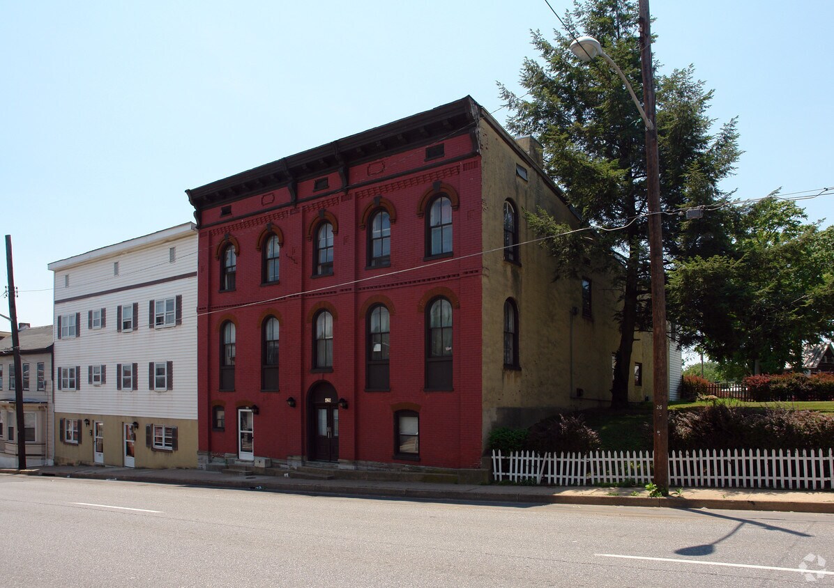Building Photo - Washingtonian Apartments