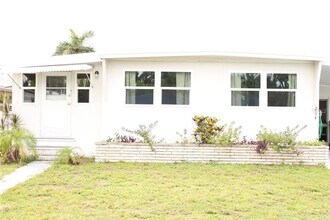 Building Photo - 204 50th Ave Dr W