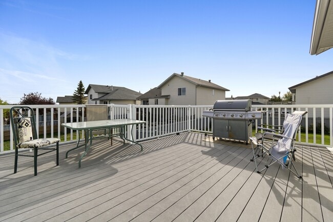 Building Photo - 12609 Crystal Lake Dr
