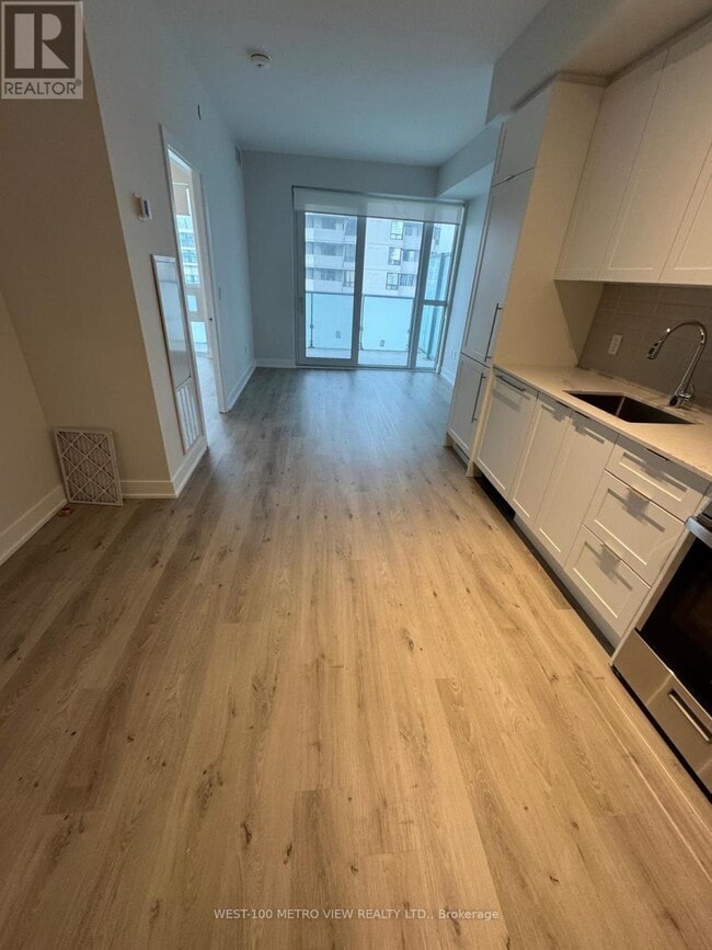Building Photo - 430-1430 Square One Dr