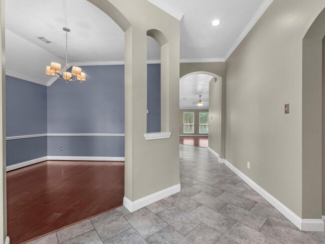 Building Photo - 13023 Bretford Ct