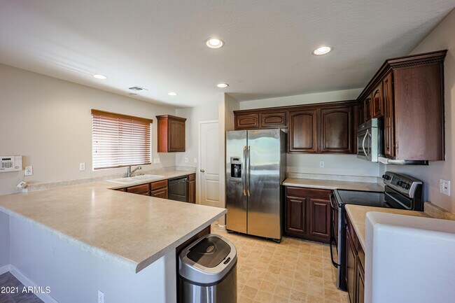Foto del edificio - 10938 W Meadowbrook Ave