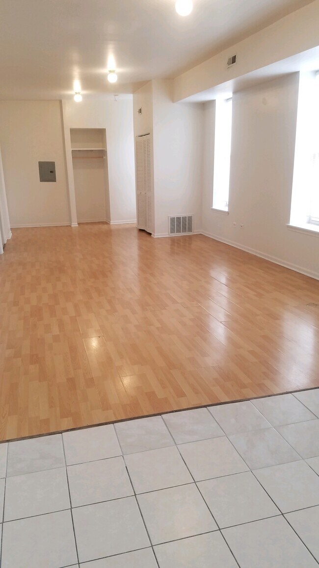 Foto del edificio - 1500 W 18th St