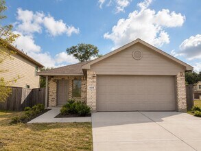 Building Photo - 1515 Las Cuevas Dr